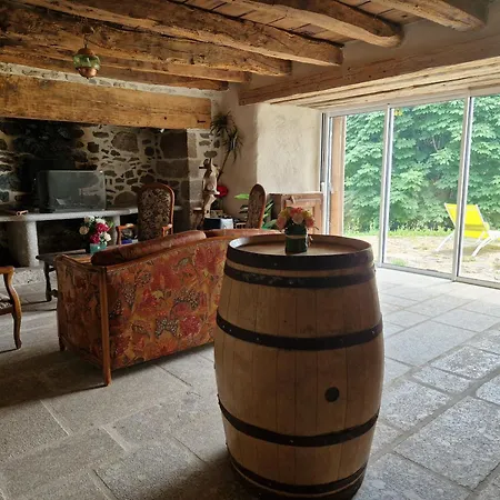 Le Domaine Eugenie بيت للعطل Cassuejouls